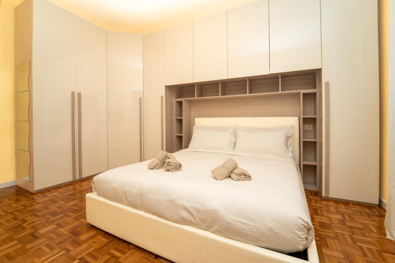 Trilocale Con Parcheggio Privato Lägenhet Milano Exteriör bild